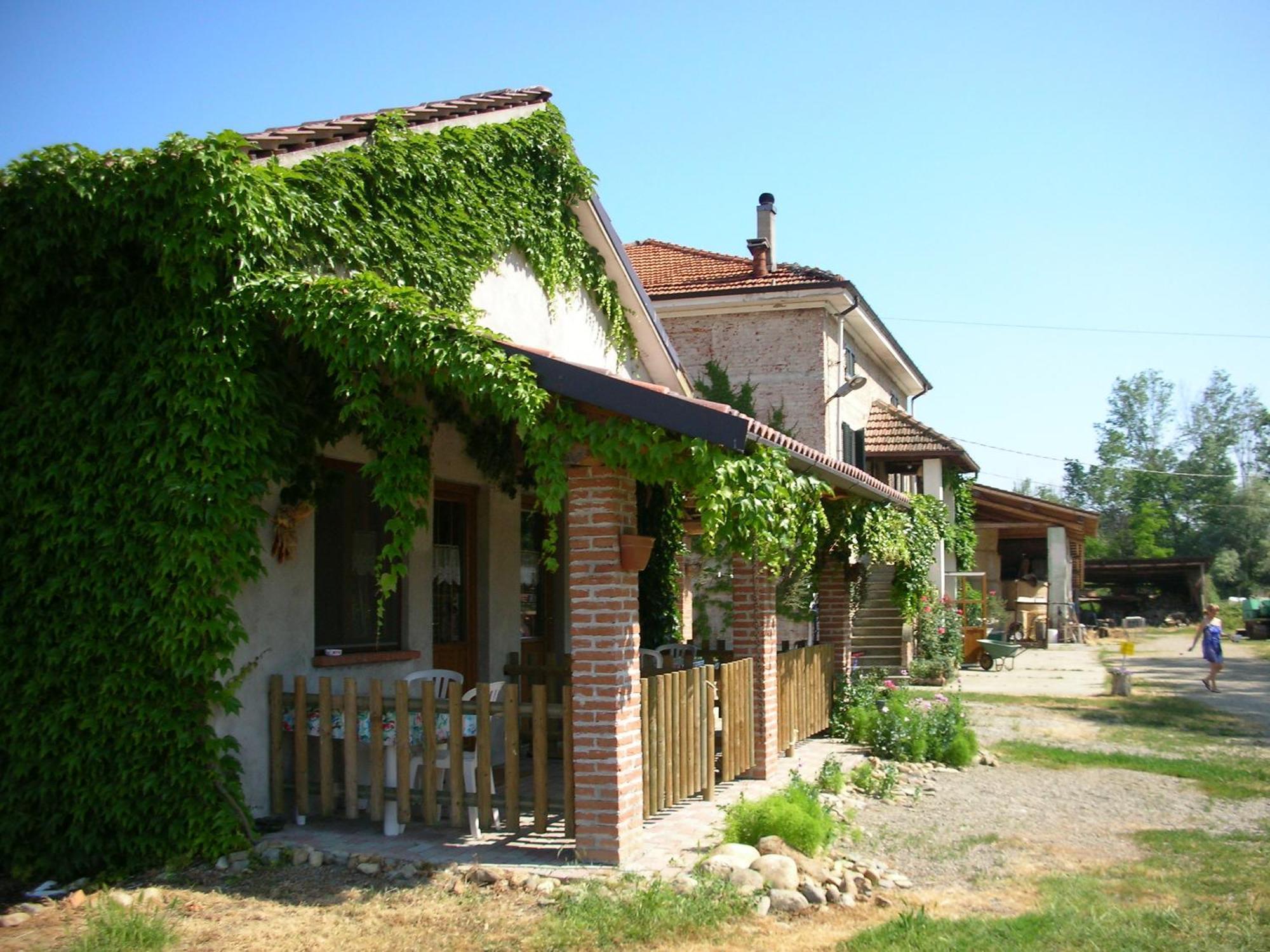 Cascina Beneficio Villa Castelnuovo Bormida Exterior photo